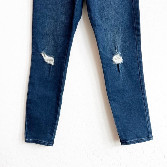 NEW Express Women's Flexx Jeans Pull-On Skinny High Rise Soft Sm Short (0, 2, 4) - Picture 3 of 6